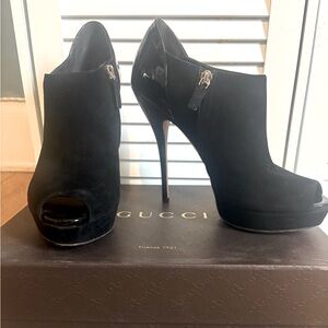 Gucci High Heeled Open Toe Bootie
Size-39
Black Suede with Patened Leather Heel